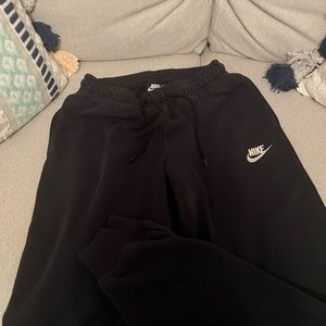 black xs nike sweats! in perfect condition